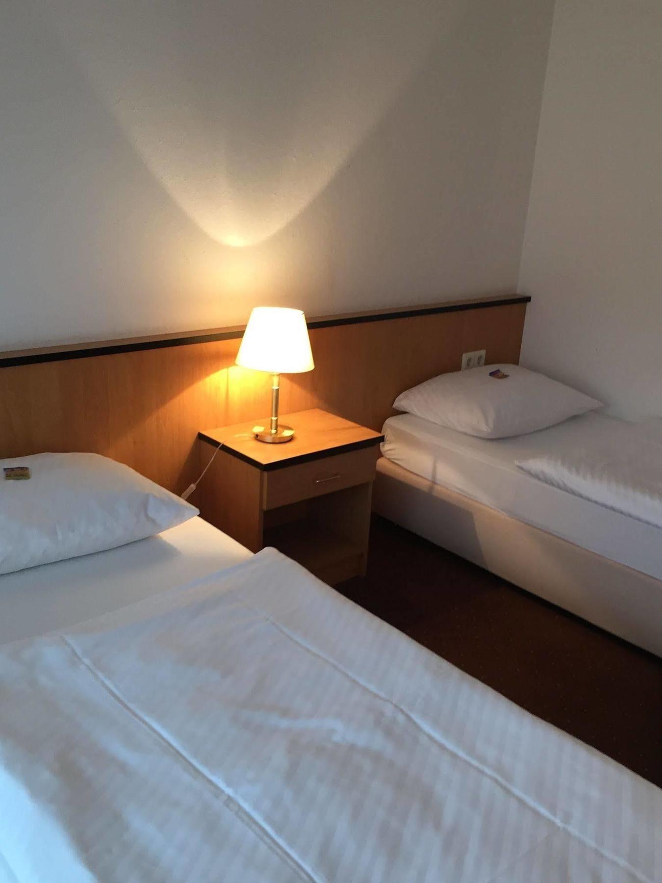 Airport-Hotel Stetten Leinfelden-Echterdingen Esterno foto